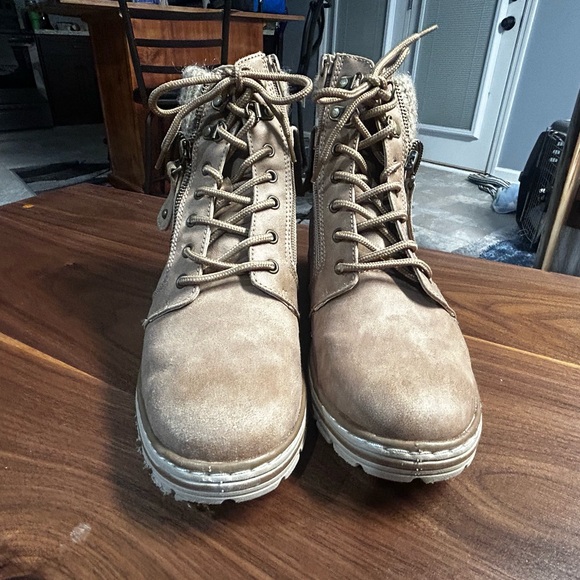 Cliffs by WHITE MOUNTAIN Tan Ankle Boots - Picture 4 of 6